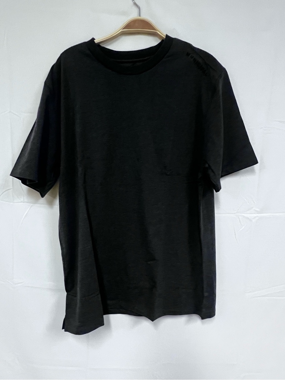 NEW Municipal Gigi t shirt in black size:Large